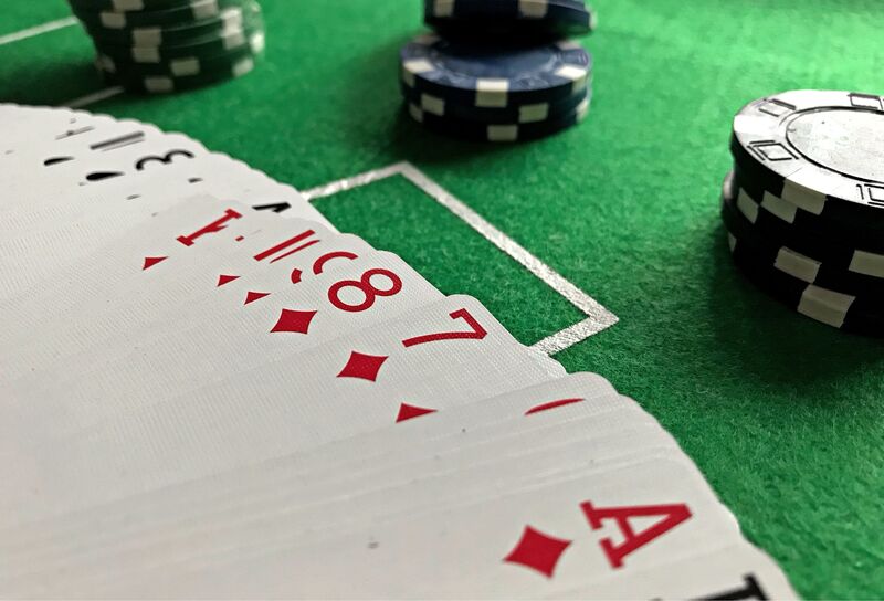 Poker kombinácie a ako s nimi vyhrať